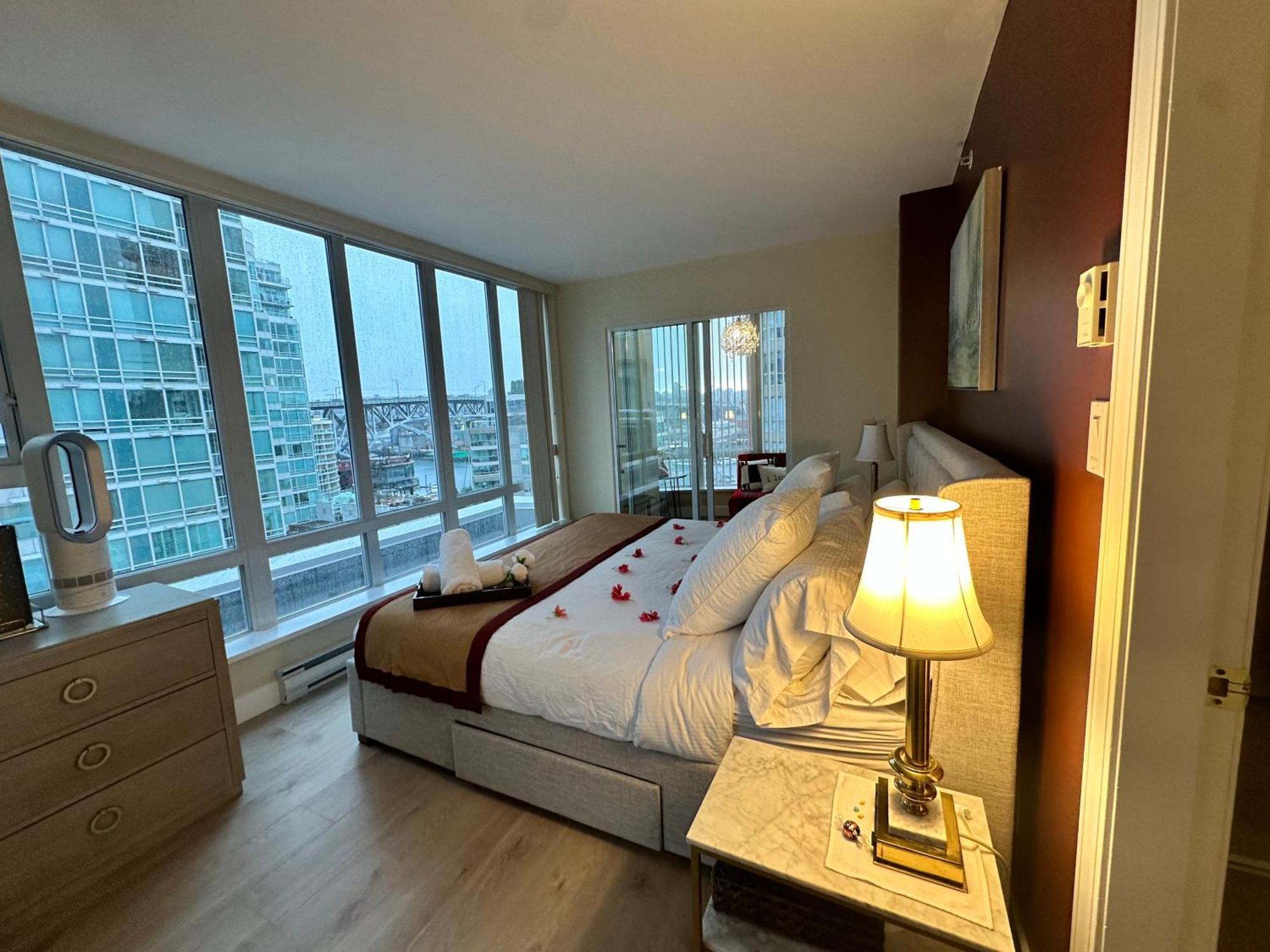 Penthouses Of Beach Ave 밴쿠버 외부 사진