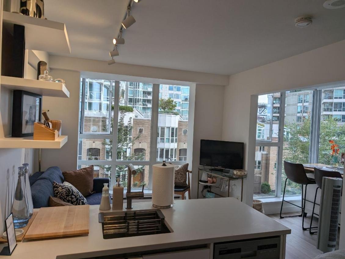 Penthouses Of Beach Ave 밴쿠버 외부 사진